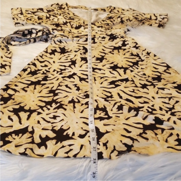 Diane Von Furstenberg Toby silk wrap dress - Picture 7 of 13